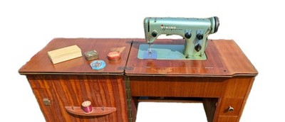 Tolle Vintage Husqvarna Viking Nähmaschine, Schweden Mid Century Schrank MCM