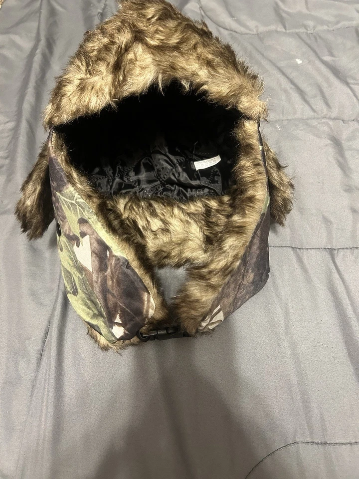 Hunting Hat Faux Fur Camo Trapper  100% polyester inside - Excellent Condition - Image 4 of 4
