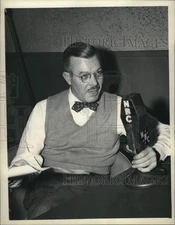 1952 Press Photo Morgan Beatty, NBC Washington Commentator - pip26700