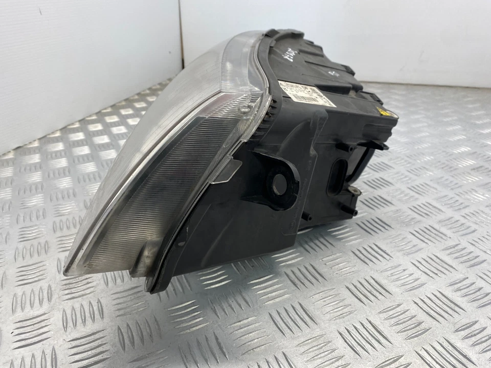 2010 AUDI A6 FRONT RIGHT DRIVER SIDE HEADLIGHT RHD GENUINE 4F0941004DF - Image 2 of 4