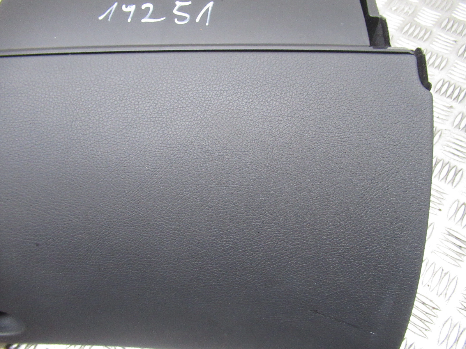 2013 MERCEDES CCLASS C250 S204 AMG SPORT 5DRS ESTATE GLOVE BOX