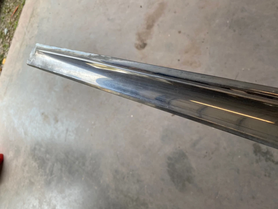 Ford Country 1961 sedán vagón 4 puertas RR cuarto moldura borde inferior Foto 4 de 4