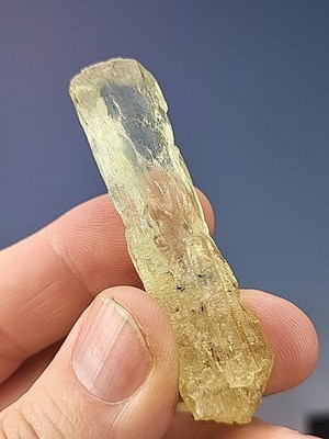 Beryl var Heliodor (small-cabinet) Padre Paraiso, Brazil. 19.8g