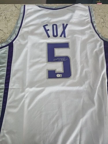 DE’AARON FOX Signed Custom Basketball Jersey - Sacramento Kings Beckett COA