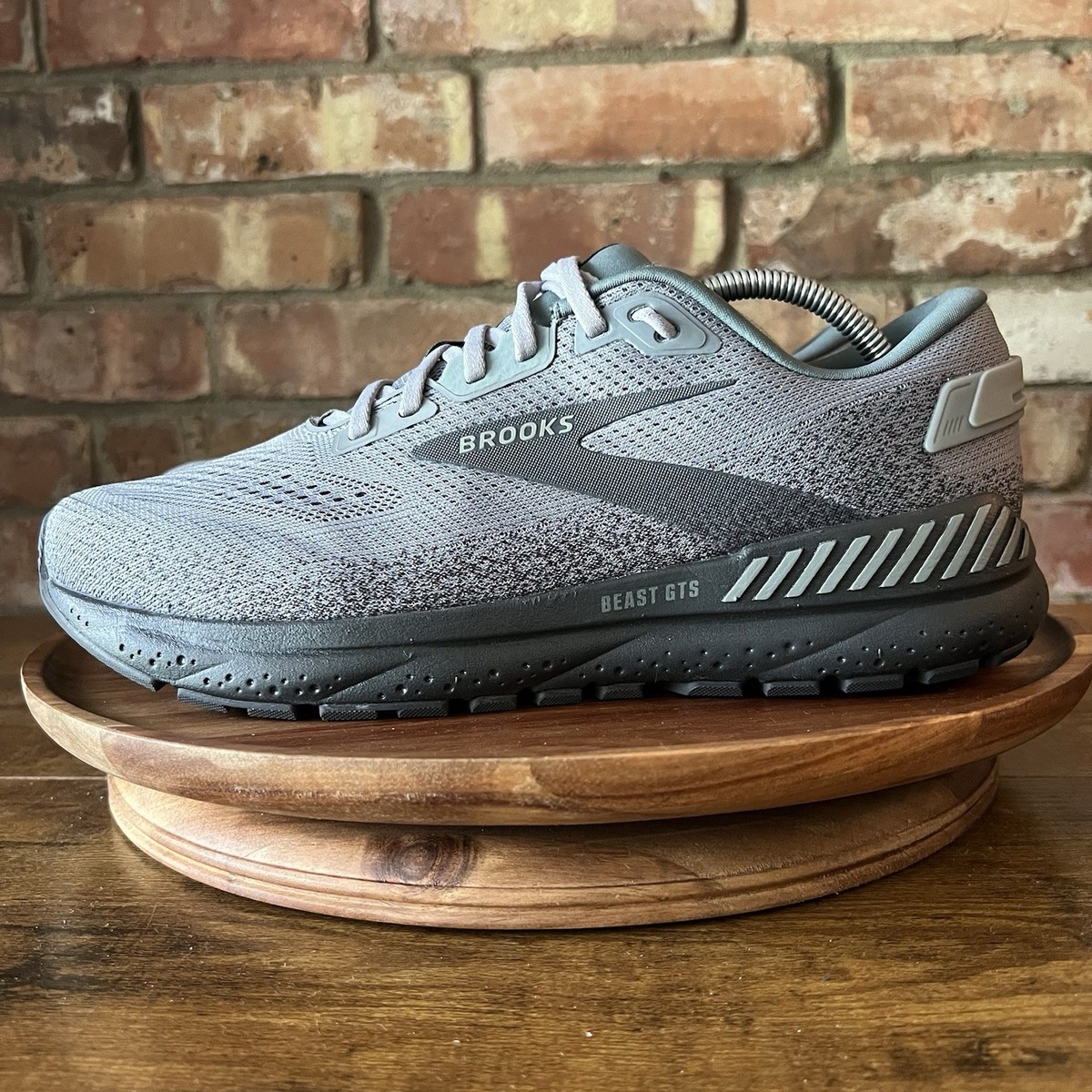 Brooks Beast GTS 24 Supportive Mens 10.5 Gray Running Walking Shoes Sneakers