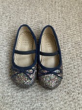 Dziewczęce John Lewis Brokatowe baleriny Rozmiar 6 – Błyszczące buty imprezowe
