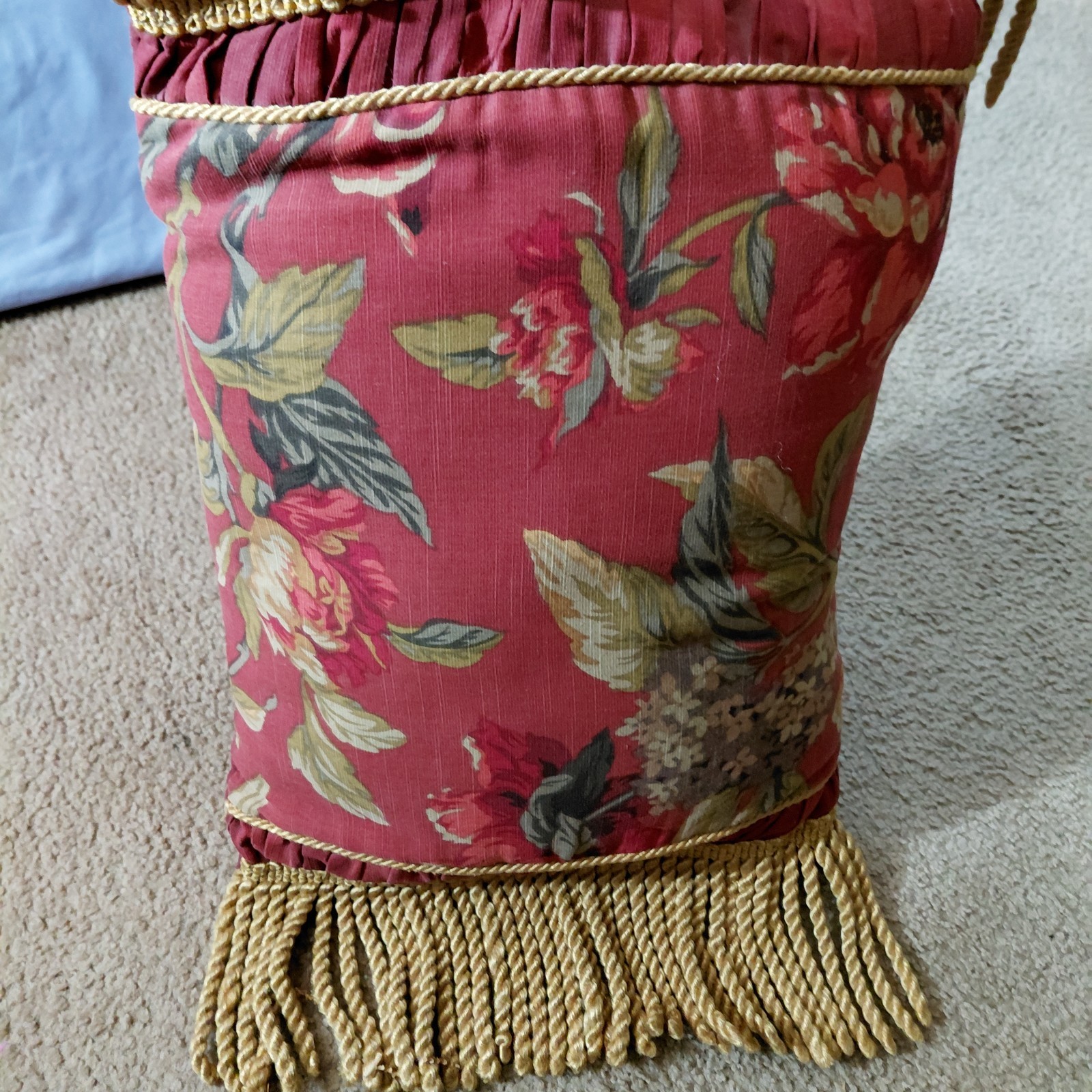 VTG Unknown  Damask Throw Pillow Red Flower Gold Tassel Fringe Elegance Decor 