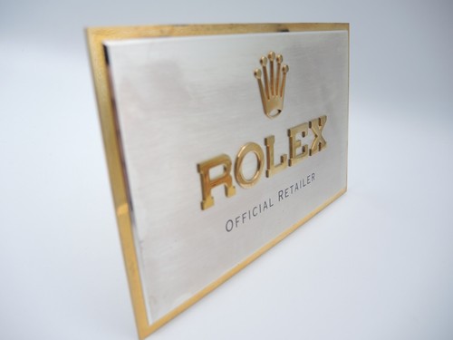 NICE VINTAGE RARE ROLEX OFFICIAL RETAILER BRASS PLAQUE STORE DISPLAY TWO-TONE - Picture 4 of 7