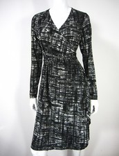 Liz Lange Maternity Long Sleeve wrap Dress Size S Small Black White Printed