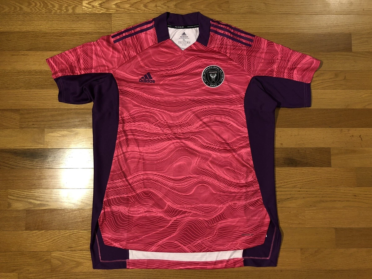 Why an All White Goalkeeper Kit, When you can get All Pink!