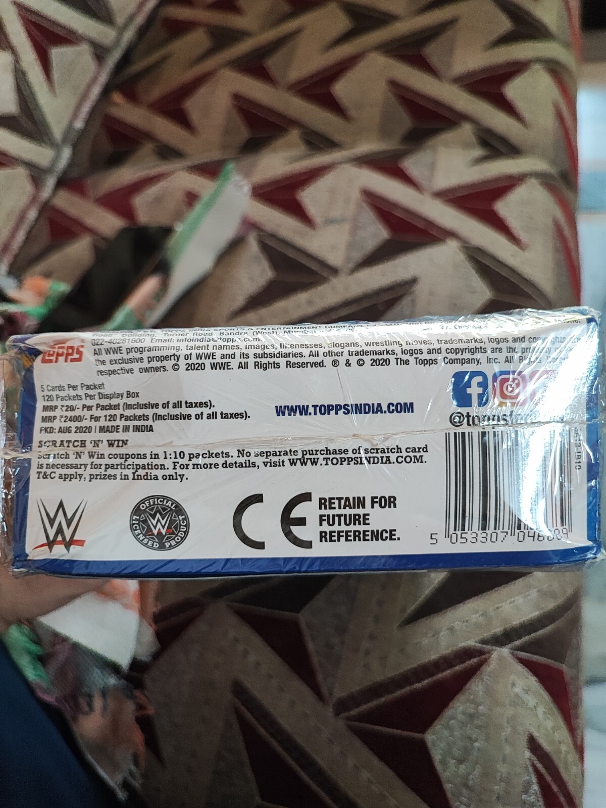 Topps Wwe slam attax Reloaded 2020 Sealed hobby Box 120 packets 600 cards  - Picture 3 of 3