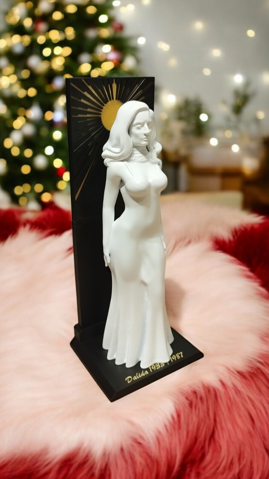 Statue de Dalida pour décoration de salon et ambiance musicale rétro chic