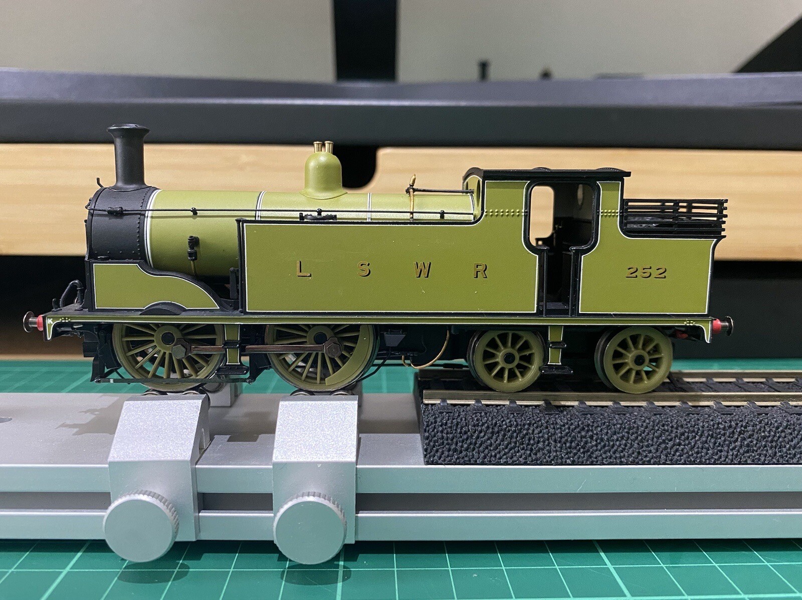 hornby-r2678-lswr-m7-252-ltd-edition-ebay