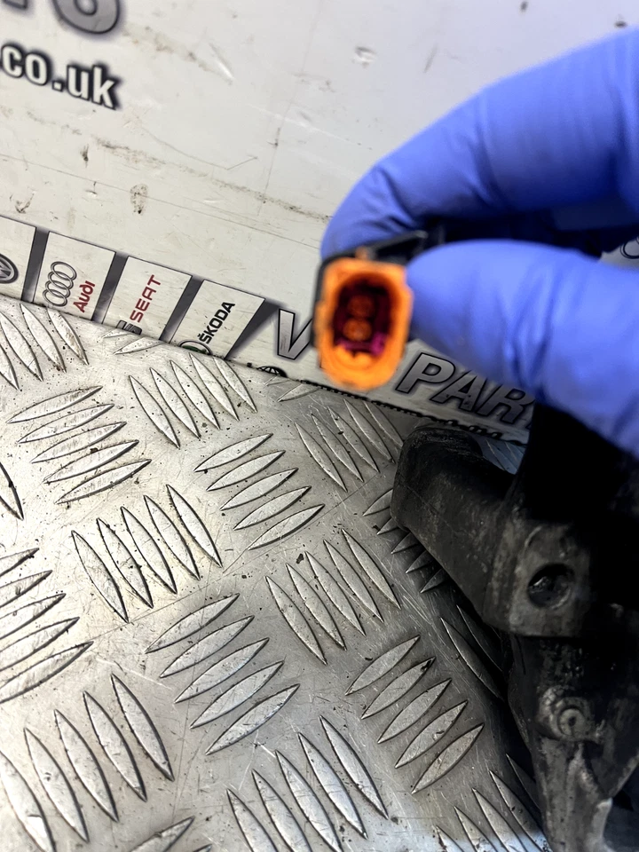 MONTAJE MOTOR AUDI A5 MK1 FL CON SENSOR 2.0TDI CNH 8R0199391 2011-2016 Foto 2 de 4