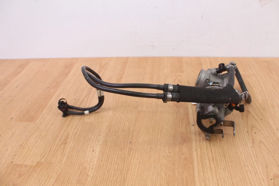 Ducati Monster 696 2012 inyectores de combustible ABS con cuerpos de acelerador y TPS Foto 4 de 4