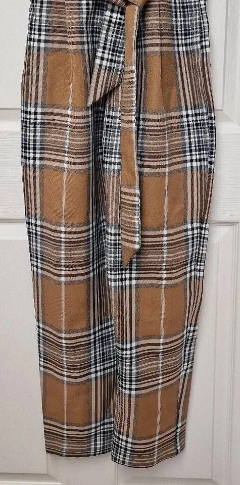 Mono Miss Selfridge a Cuadros Pierna Corta Recta Cuello en V Cinturón 6 8 Beige Negro Foto 4 de 4