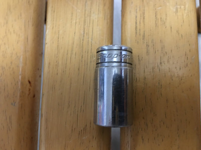 Snap On 3/8'' Drive 5/8'' 12PT SAE Semi Deep Chrome Socket FDS201