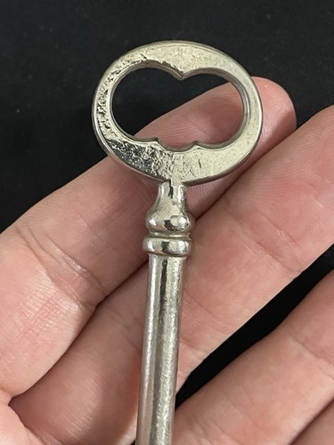 Vintage French Barrel Skeleton Key H 606 – Antique Cabinet / Door Key - Picture 5 of 7