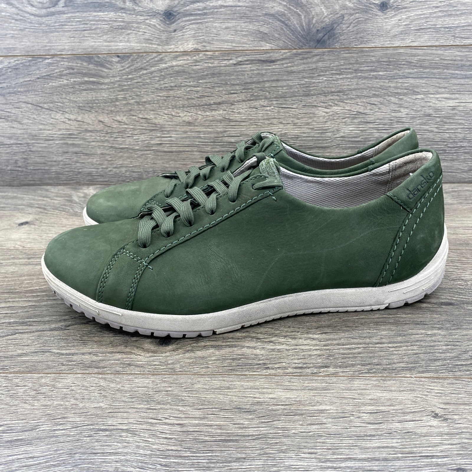 Womens 42 Green Nubuck Leather Walking Shoes