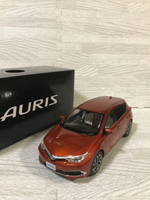 1/30 Auris Hybrid AURIS Late el Color Sample Minicar for Orange