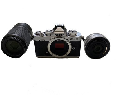 NIKON Z fc + 16-50 VR + 50-250 VR-kit Systemkamera 20,9 MP 2 Objektive B-WARE