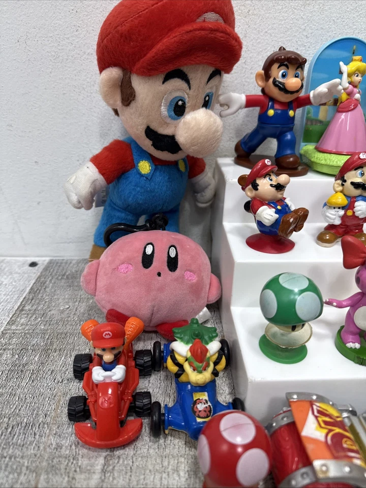 Nintendo Super Mario Brothers DK Kirby Lote de Juguetes Figuras Peluches y Llaveros Foto 4 de 4