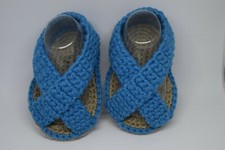 Sandali a fascia incrociata, neonato, uncinetto,colore turchese 0-3 mesi.Nuovo.