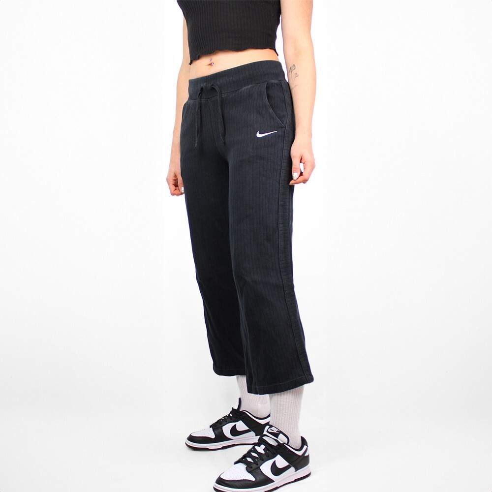 Nike Sweatpants Jogginghose loose fit hochwasser schlaghose cord schwarz