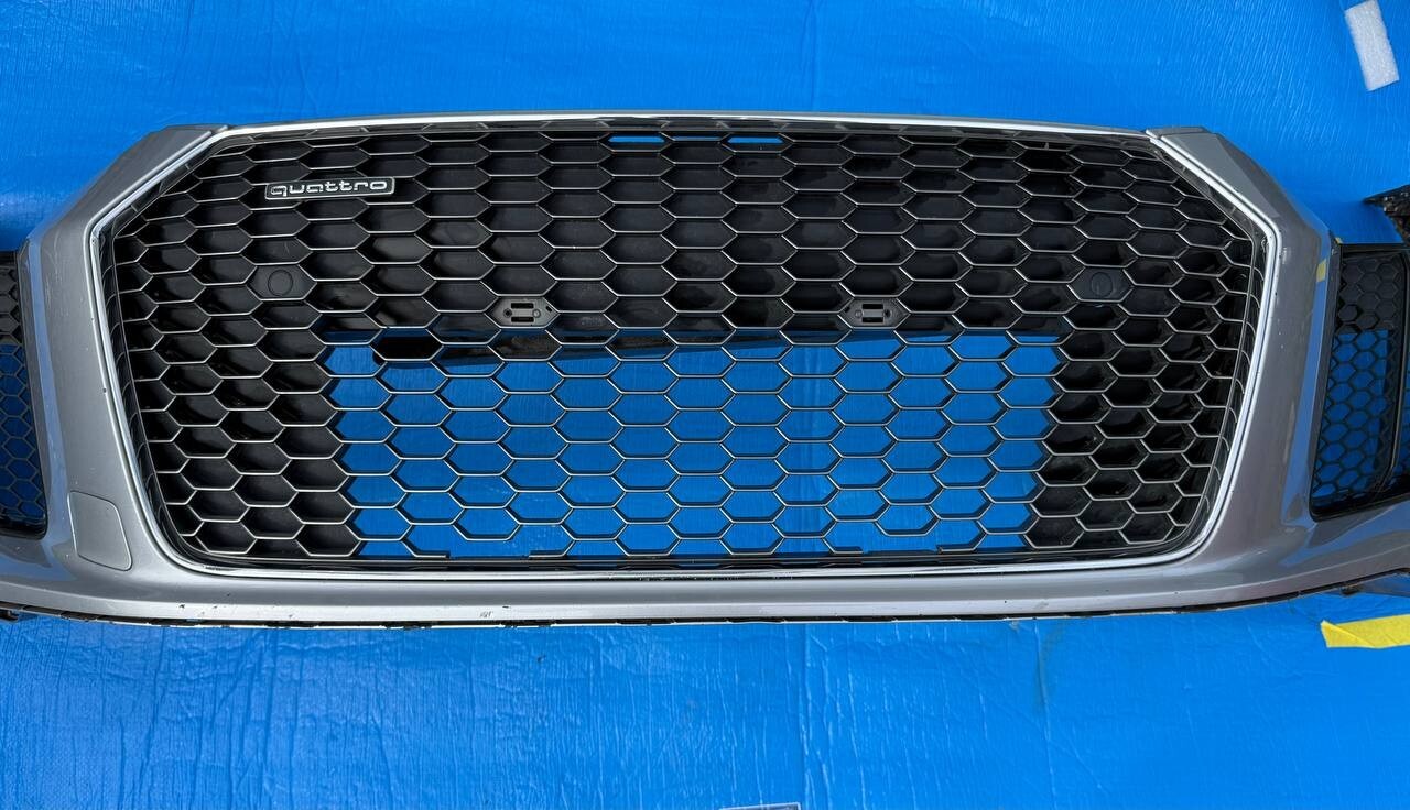 2015-2018 AUDI R8 FRONT BUMPER COVER ASSEMBLY W/ GRILLES OEM SILVER