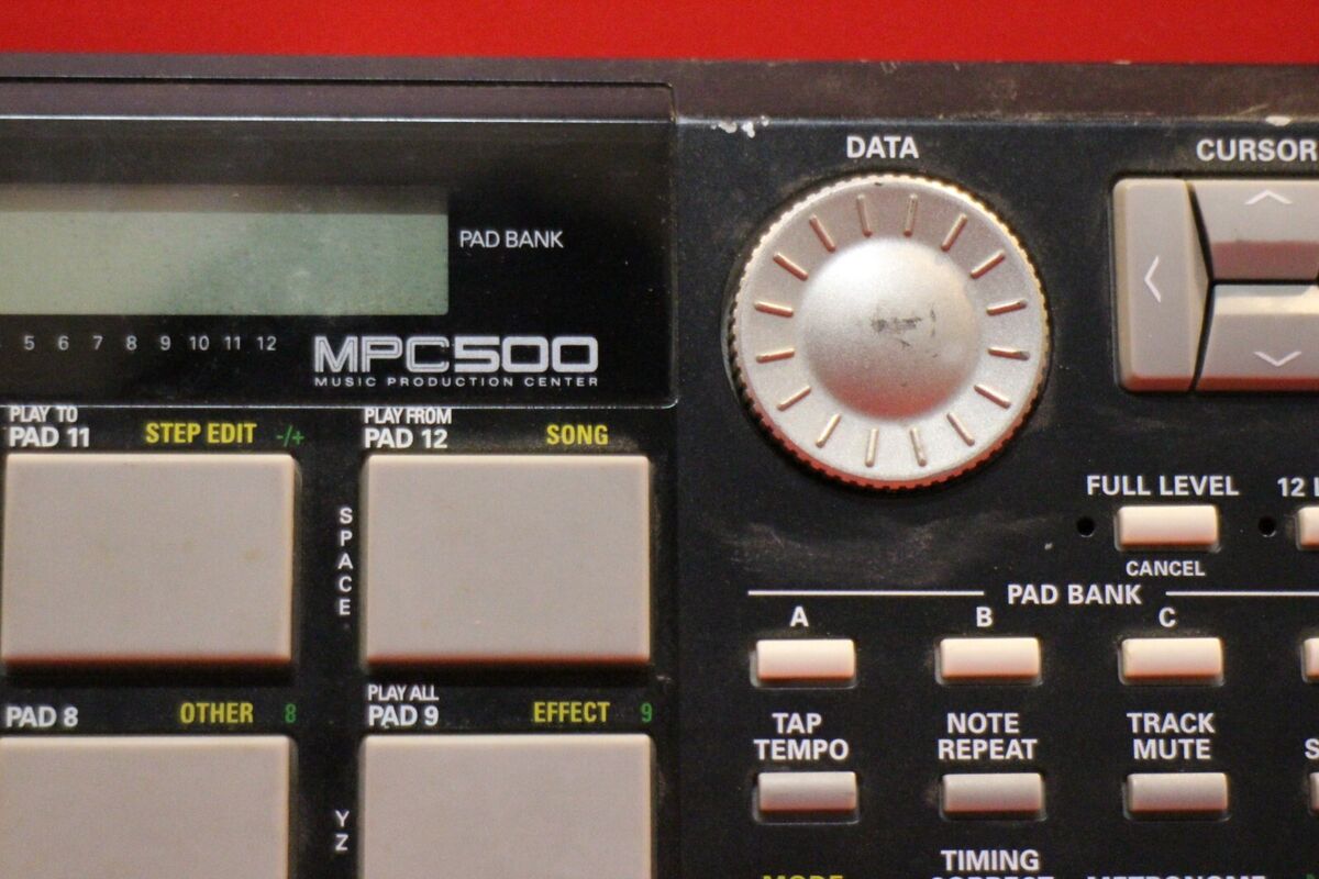 USED AKAI MPC 500 Black Music Production Center U2351 240725 USED AKAI MPC 500 Black Music Production Center U2351 240725