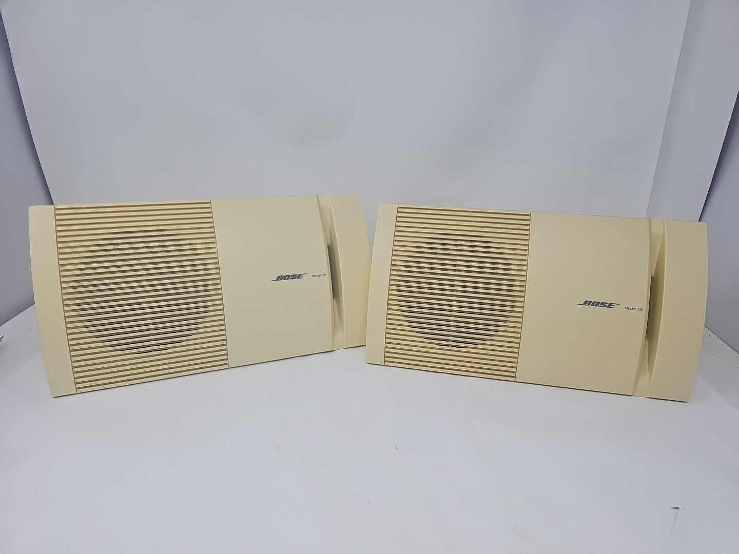 BOSE  Model 100 Surround Speakers White 1 Pair Indoor/outdoo