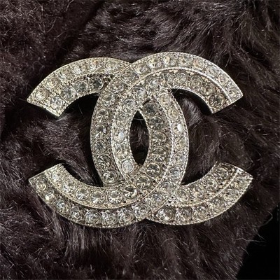 Chanel Silver Crystal Brooch Chanel Baguette Crystal CC Brooch Silver 1875226 – FASHIONPHILE main image 4