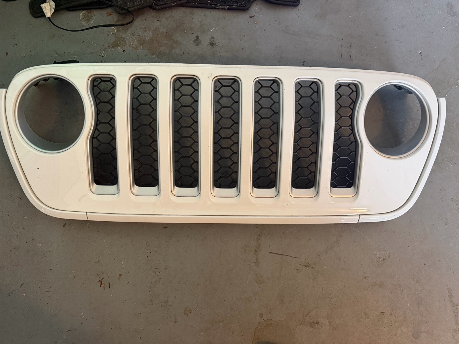 OEM Jeep Wrangler JL Gladiator JT White Factory Front Grille 2018-2025 Sahara