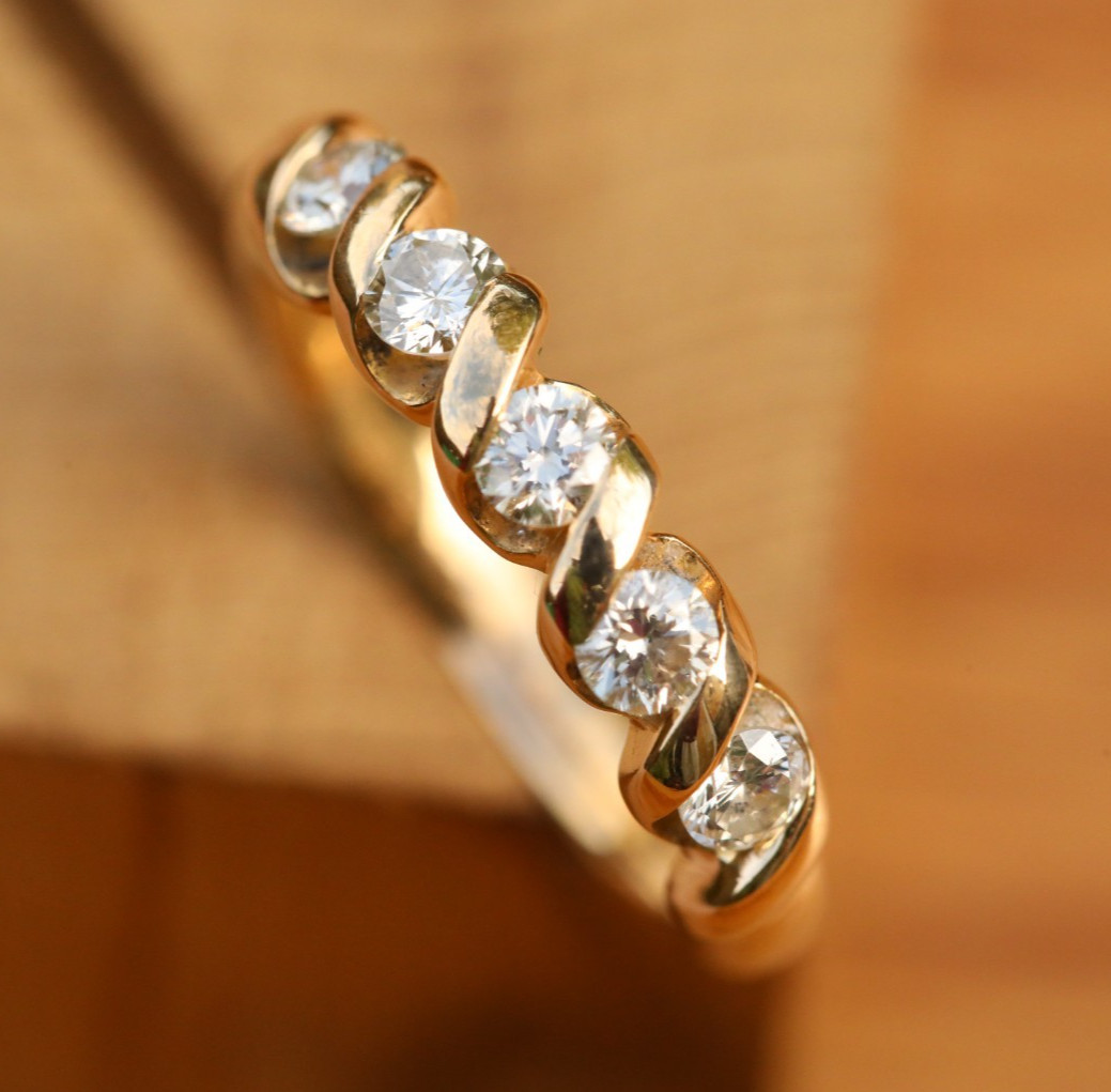 Band Ring with Diamonds