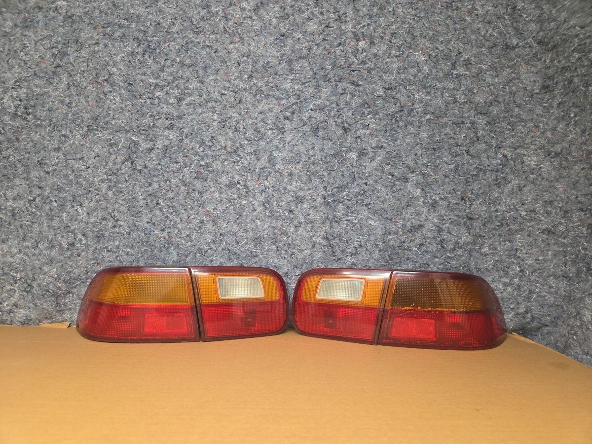 1992-1995 Honda Civic OEM Tail Light Set Coupe Sedan EJ1 EG8 92 93