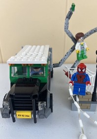 Lego 76015 Spider Man-Doc Ock Truck Heist Marvel heroes W/manual Incomplete Read