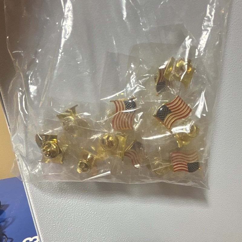50 American Flag Patriotic Lapel Pins & Pinbacks Lot w/ Clutch Back Fasteners