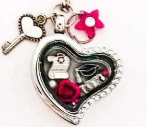 GRADUATION-SILVER-GEM-HEART-SHAPED-FLOATING-CHARM-LOCKET-NECKLACE-NEW