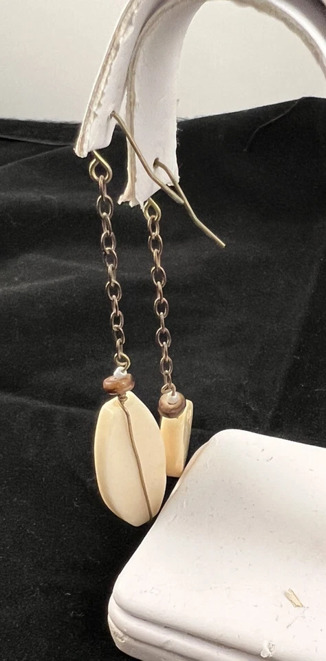 Винтажные золотистые медные серьги-подвески бохо с кремовой костью - Изображение 3 из 4