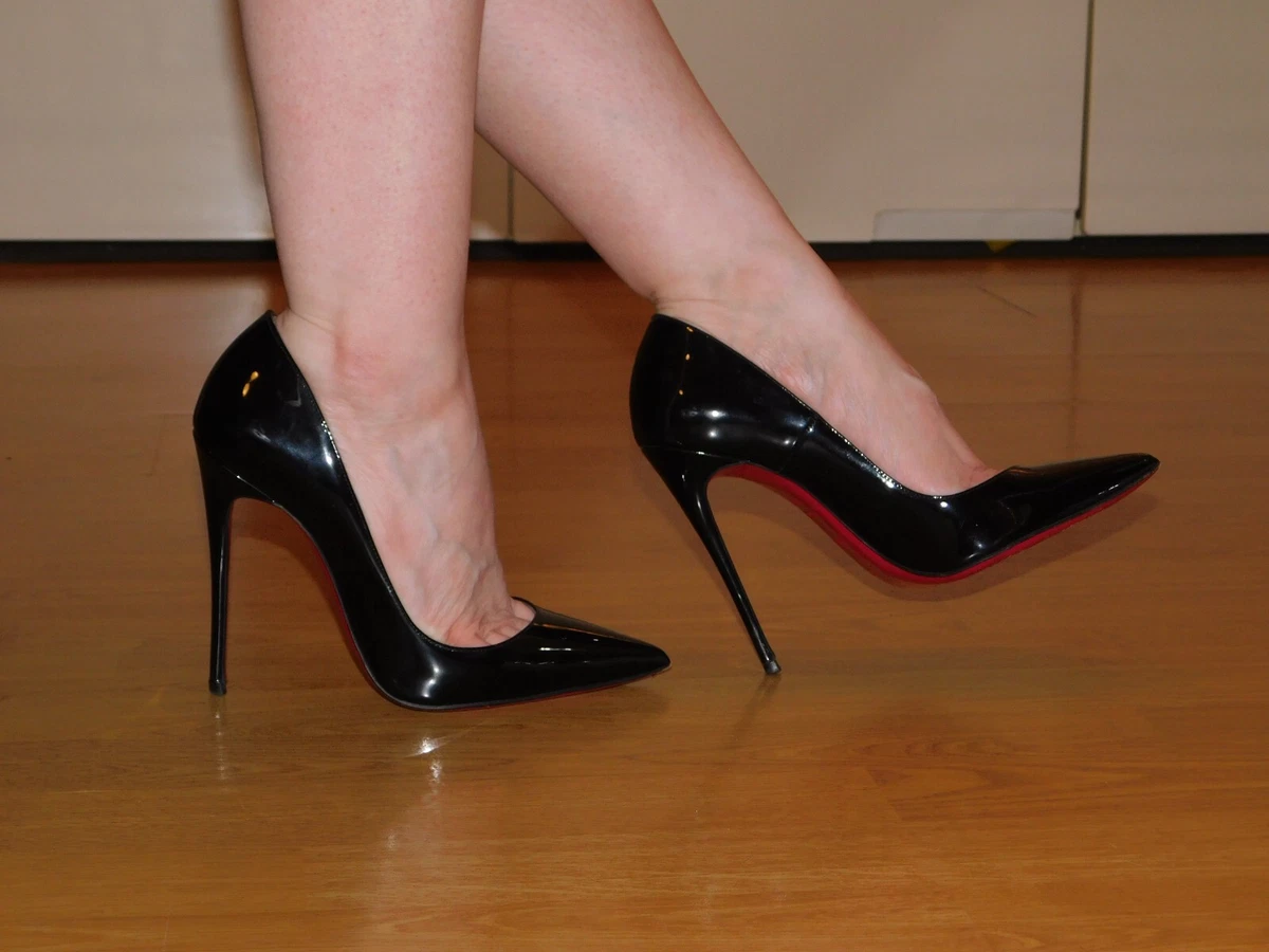 Escarpins Christian Louboutin – Noir Velours – Talon 8,5 Cm – Taille 36/37