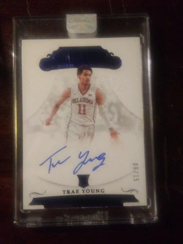 2018/19 Panini Flawless College Trae Young Sapphire RC Rookie Auto #ed 06/15