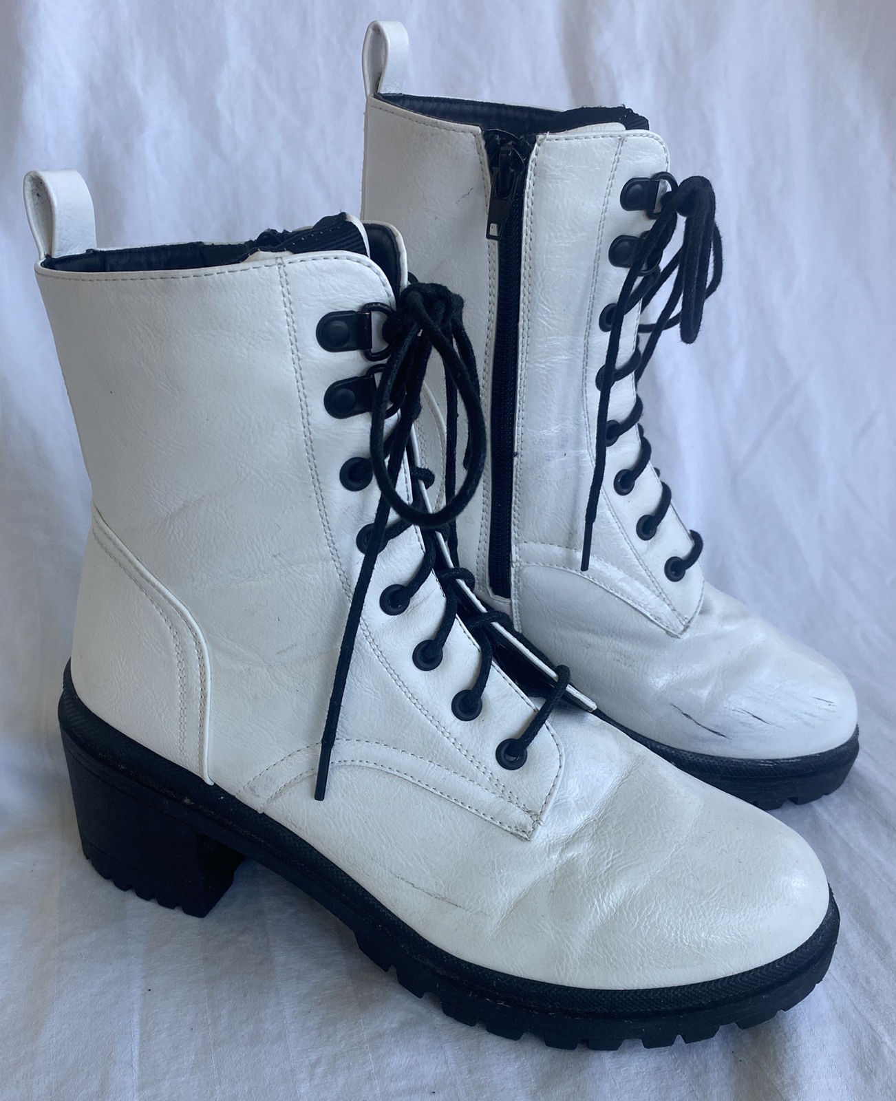 MIA Women's Boots 8.5M White Pennelopie Faux Leather Ankle Combat &amp; Lace-up