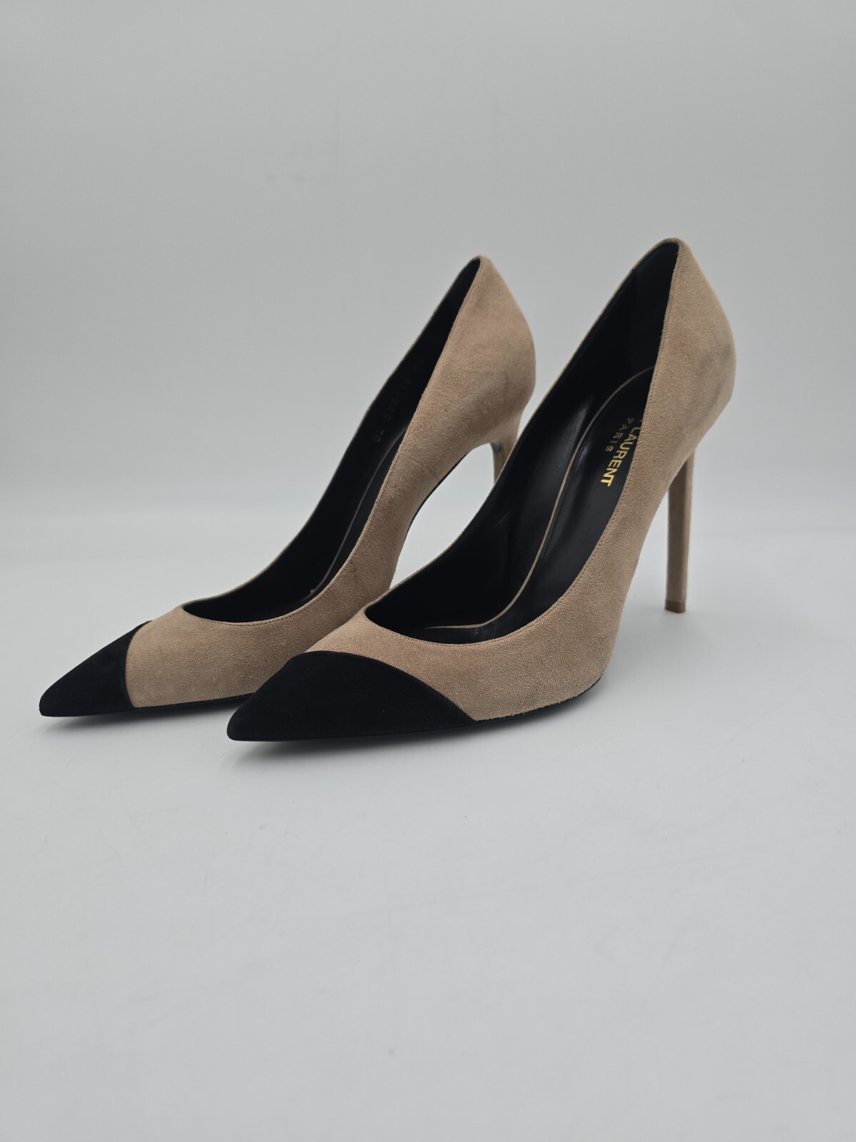 Decolte Saint Laurent scamosciate Anja con punta a cappuccio in neutro TAGLIA 41