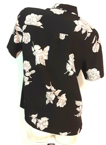 Blusa Alfred Dunner Negra Con Rosas Blancas Gris Manga Corta Misses Talla 8 - Imagen 3 de 4