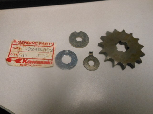 NOS Kawasaki 15T Engine Sprocket Assembly 71 F6/F7 70 G31 72 G5
