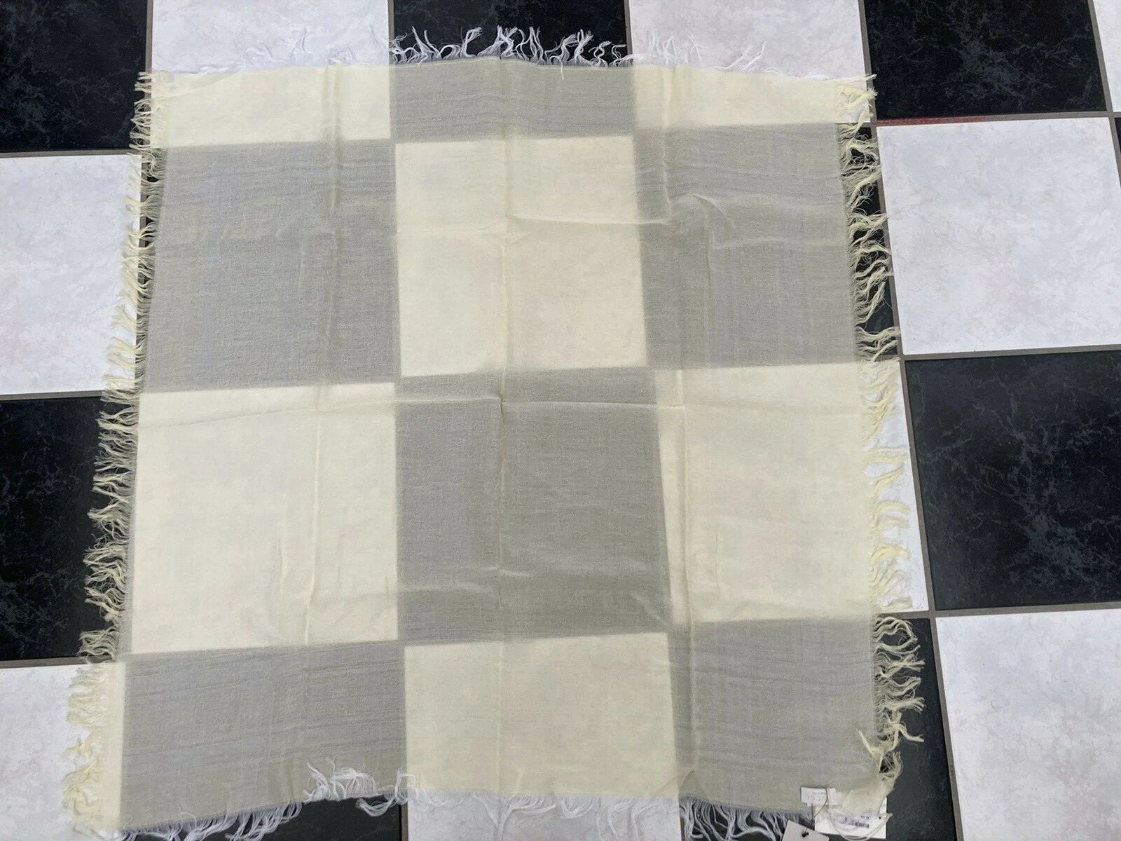 Châle coton jaune clair Gucci enfant Mogogogogram GG Diamante 90X90CM neuf avec étiquette 100% authentique