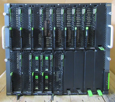 Fujitsu Primergy BX900 S2 Blade Gehäuse 18 Slot + 13x Blades S26361-K1421-V300