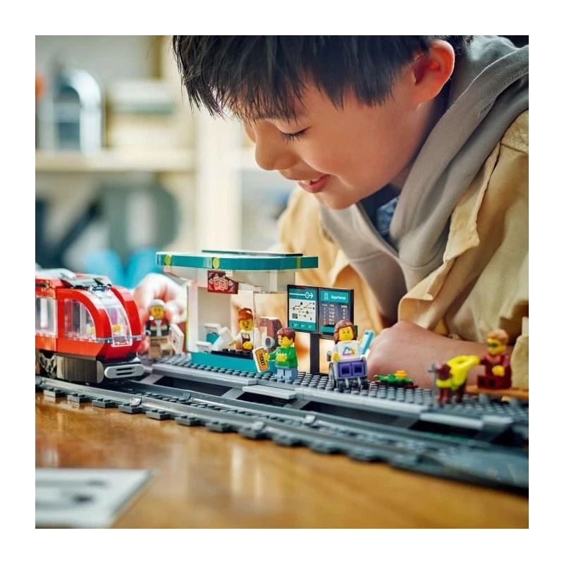 LEGO City 60423 Le tramway et la station du centre-ville, véhicule pour enfants - Photo 4/4