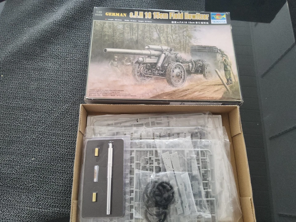 TRUMPETER 02304 MAQUETTE GERMAN 15CM S.FH 18 FIELD HOWITZER 1/35 AVEC CANON FER - Photo 2/4