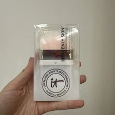 NEW IN BOX IT COSMETICS HEAVENLY SKIN ONE-SWEEP WONDER BRUSH NO. 705